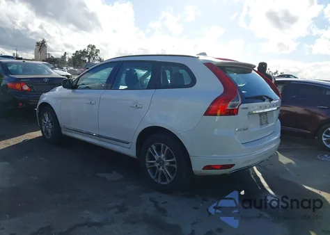 2016 Volvo Xc60 T5 Drive-E z USA, uszkodzony, nr VIN YV440MDJ5G2861360